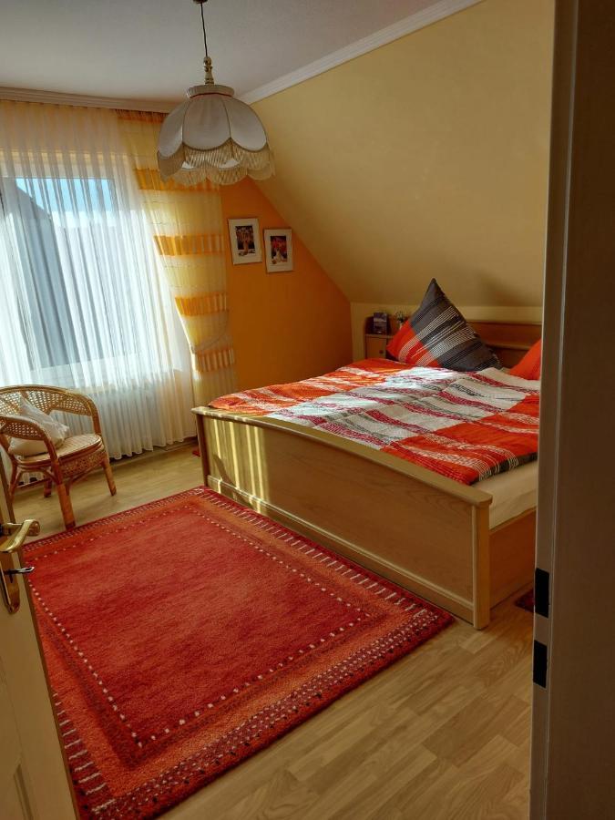 Ferienwohnung Leni Erstes Og Inkl Balkon Gartenblick Kostenfreier Parkplatz Stadtnah Aber Ruhig Gelegen เมพเพิน ภายนอก รูปภาพ